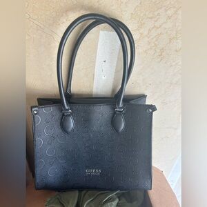 Guess purse only worn a couple times